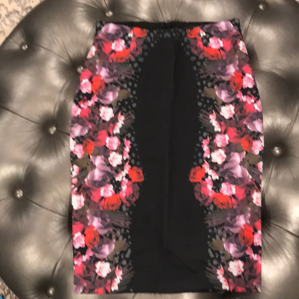 Guess pencil floral printed skirt